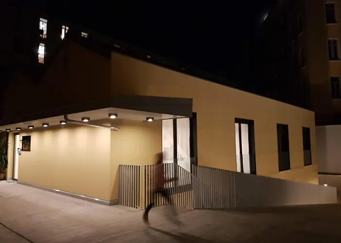 Brand New Apartments Ortiquattro Mediolan, Włochy