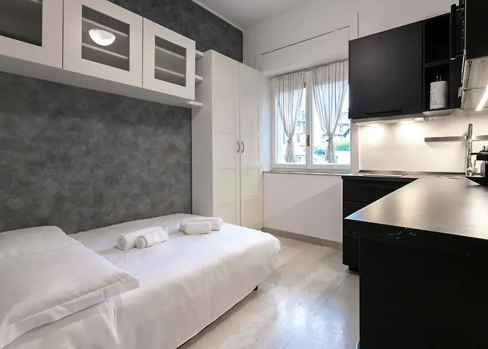 LUNA HOMES - Studio in Corso Sempione Milano, Italia