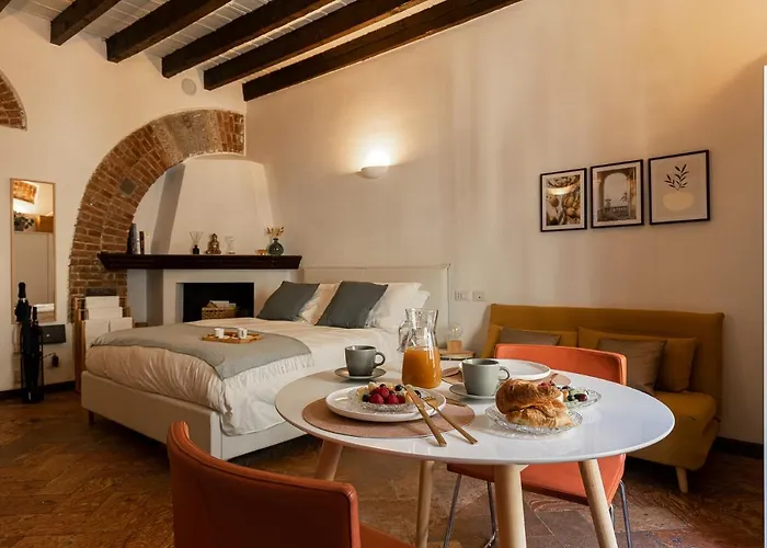 Cozy House In Naviglio Grande - Homy Apartments Milão, Itália