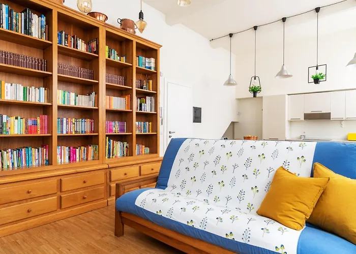 La Casa Colorata - Flats In Milan - Bocconi Apartment, Italy