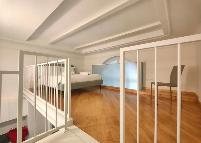 Zenale Apt Milano, Italia