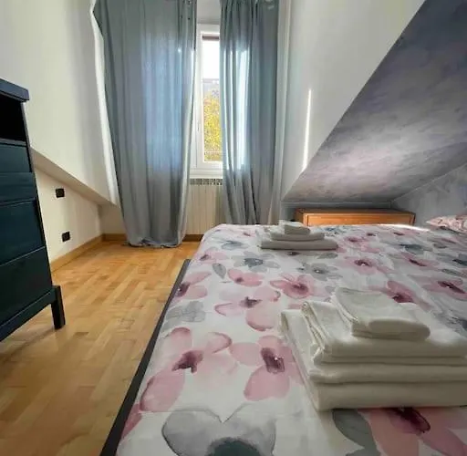 Attic Home Milano, Italia