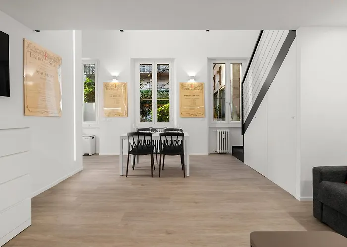 Modern Quiet Super Central Luxury Apartment Milán, Italia