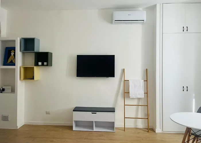 Lomat Apartment Milano, Italia
