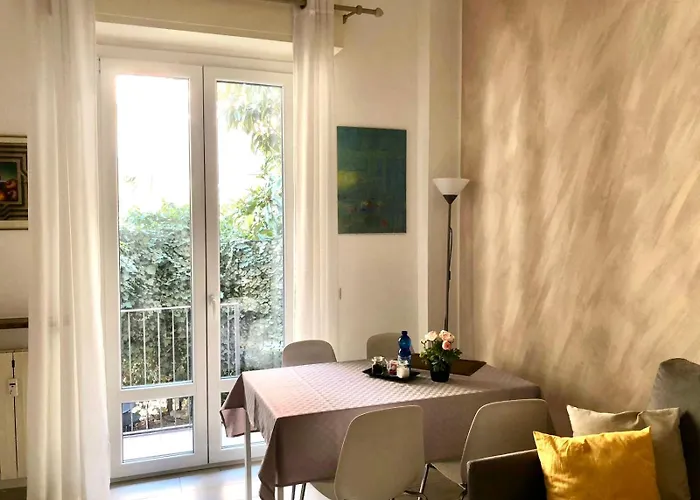 Lovely 2 Room Apartment With Small Garden Mailand, Italien
