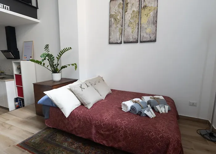 AMBROSIA HOME, moderno Loft tra Navigli e Bocconi - Daniele Case Vacanza Milano, Italia