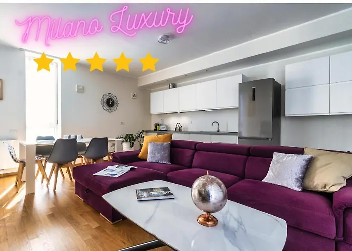 Appartamento 5 Min Walk From Subway Elegant & Modern Milano, Italia