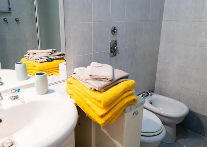Casa Raffaella, comodo e tipico Bilocale nel Centro di Milano, Italia