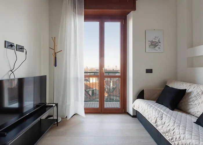 Guesthost - Milano Renovated Studio Apts, Italia