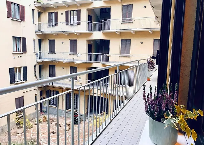 Ringhiera House Tertulliano - Quiet Family Apartment near Fondazione Prada with Free Parking Milano, Italia