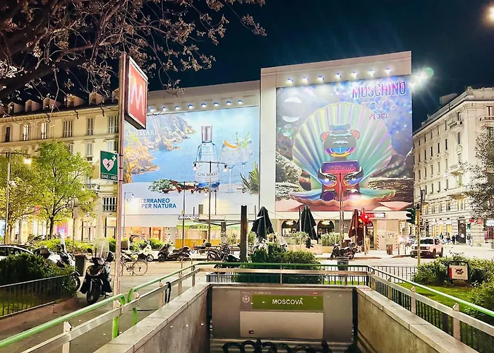 Moscova M2 - City Centre Milão, Itália