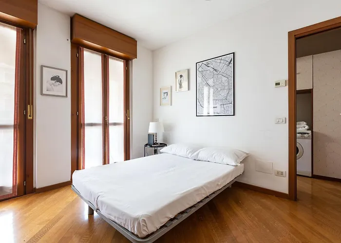 Cosy Studio With Balcony & Private Garage Milano, Italia