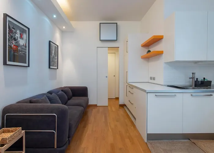 Contemporary Appartament in Vibrant Isola Milano, Italia
