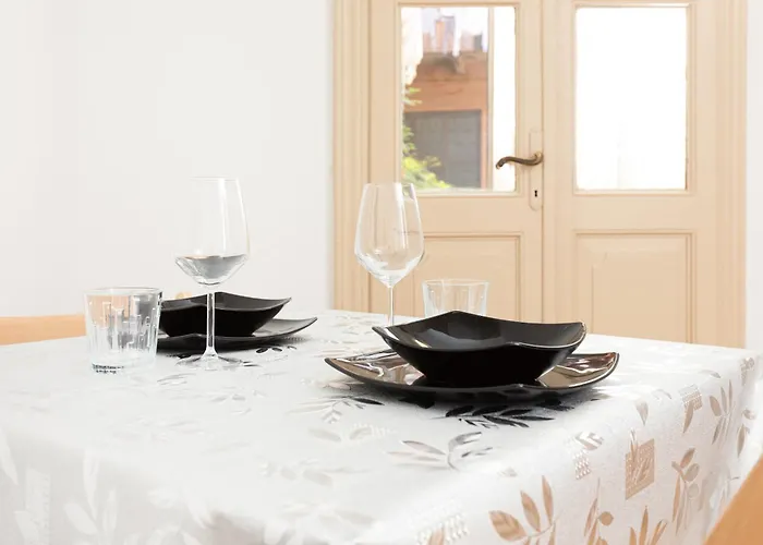 Cream Little Apartment - M1 - City Center Mailand, Italien