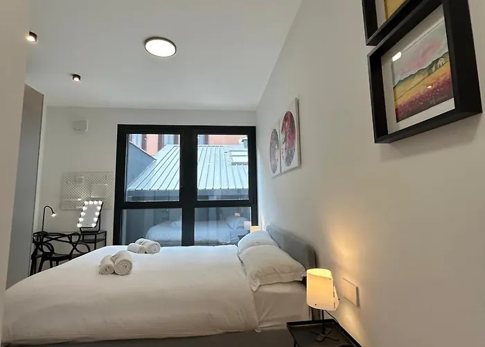 Kibilù Luxury Apt with Terrace, Isola district&near Garibaldi Station Milano, Italia