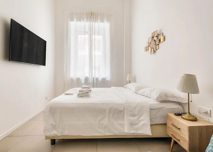 Appartamento Brand New Milano 5 PAX WIFI Corso Sempione, Italia