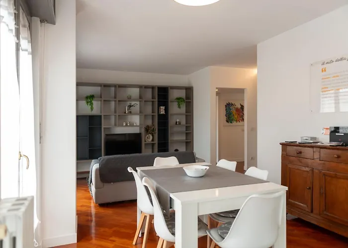 Villa Fenix Milano, Italia
