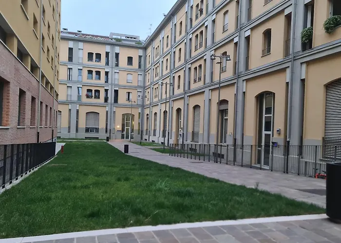 Milan Space Loft - Apartment Close To M5 Subway - Free Parking - Sky & Netflix Tv, Italia