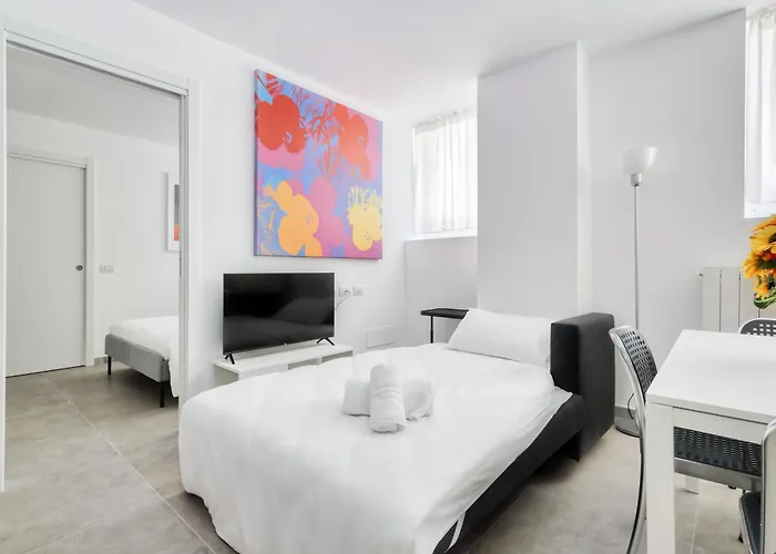 Red Cannas, Cozy Apt In City Life District Milano, Italia