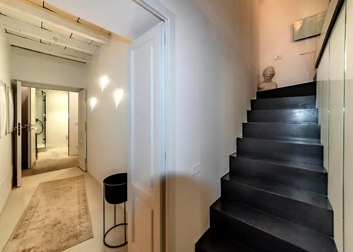 Dream Suites Milano Duomo, Italia