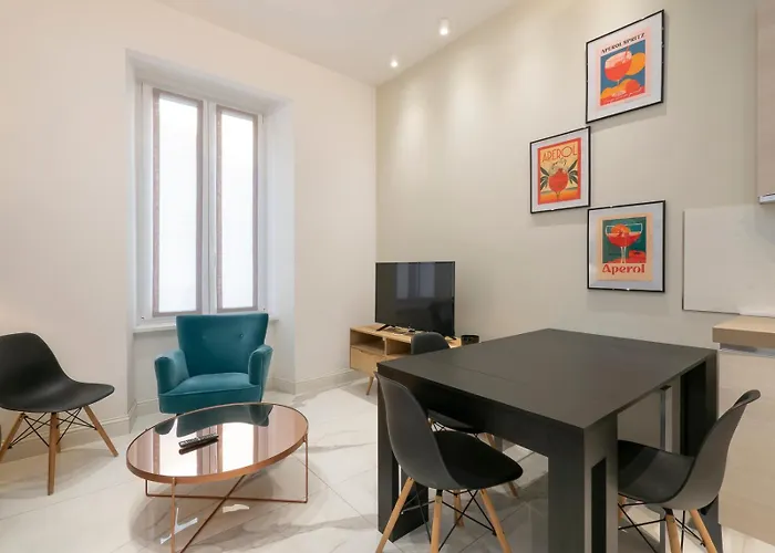 Xenia Apartments - Elegant Three-Room Apartment In Moscova Area Milão, Itália
