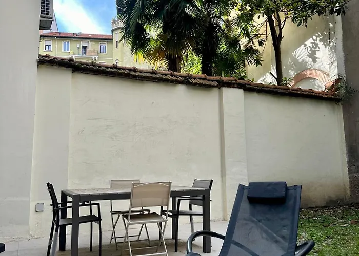 LR Deluxe Apartments - Porta Venezia - Bilocale con Giardino Privato Milano, Italia