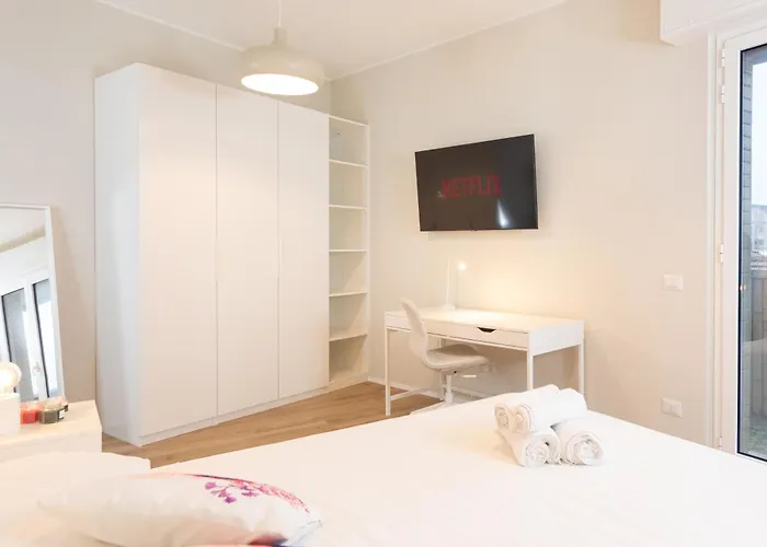 Dreams Exclusive Apartments With Terrace - Free Parking - M1 Station - Near Center Milão, Itália