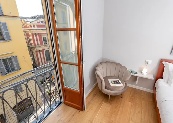 Luxurious & Spacious Flats In Duomo Milano, Italia