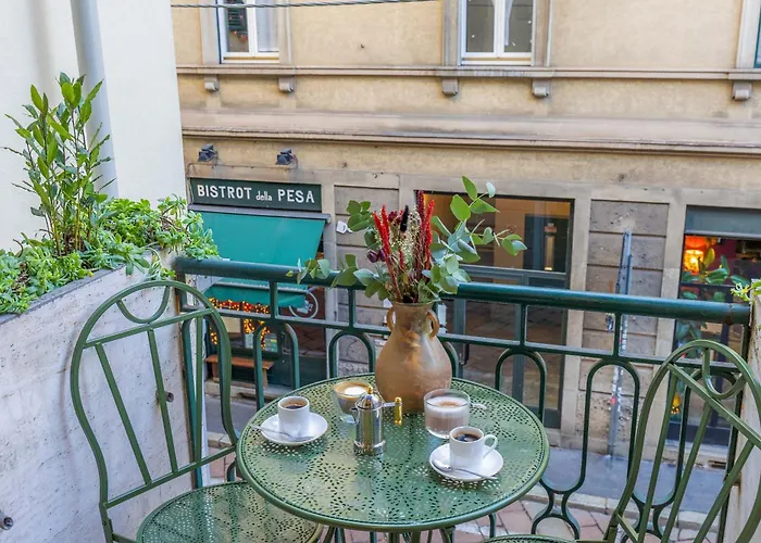 Luxury 2 Bedroom Apartment In Central Milan, Italy