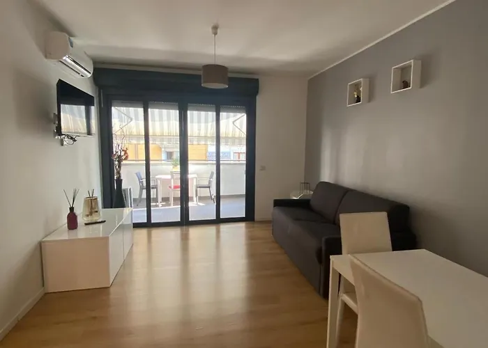 Lux Fara Apartment Milan, Italy