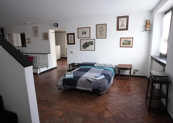Very Central Vintage Milanese Apartment, Italia