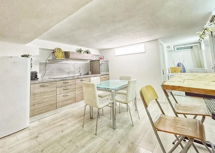 Cozy Basement Apartment Navigli Milán, Italia