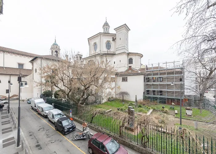 Milan Downtown Apartments, إيطاليا