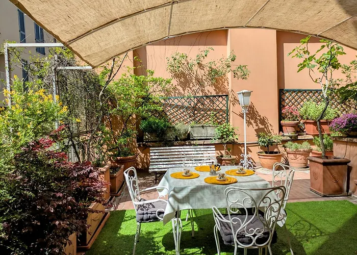 Alma Vacation Apartment In The Centre, Big Terrace Milán, Italia