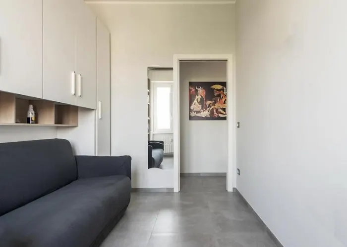 Luxury Apartment In Prada District Near Mm Brenta & Milan Center - Ideal For Business Profiles, Italien