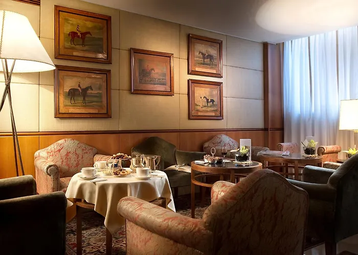 Hotel Cavour Milão, Itália