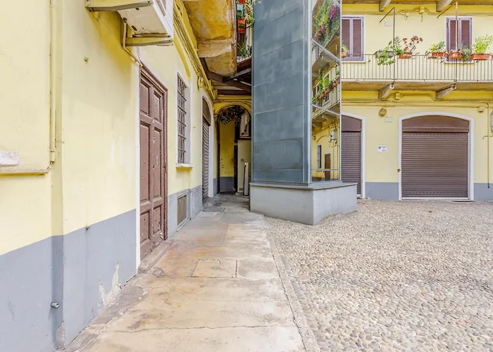 Porta Romana Vibes - A Truly Milanese Escape, Italia