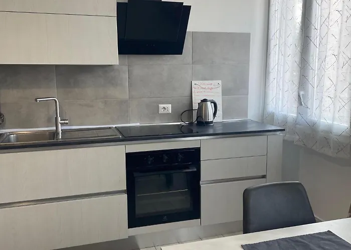 Shining House In Milan Apartment, Italia