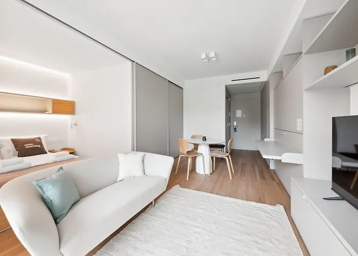 Limehome Milan Via Stresa, Italia