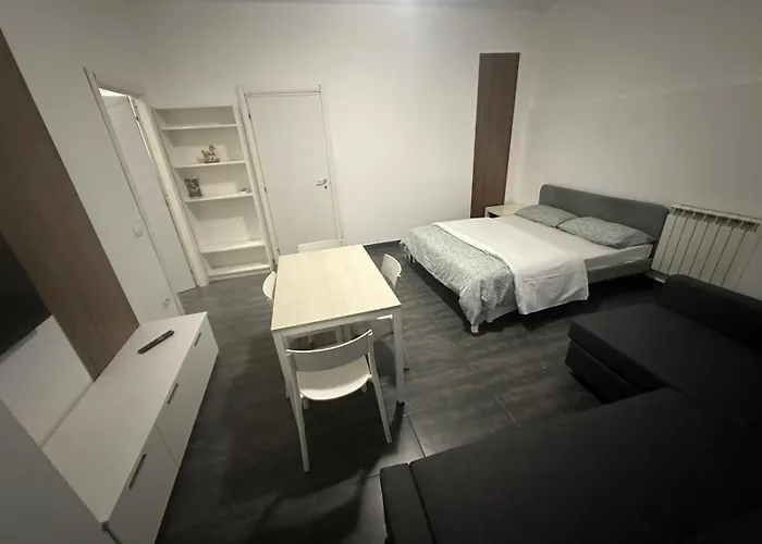 Trend Apartments Vicio La Metro Maciacchini Appartamenti Moderni Wi Fi Gratuito Nuova Gestione Mailand, Italien