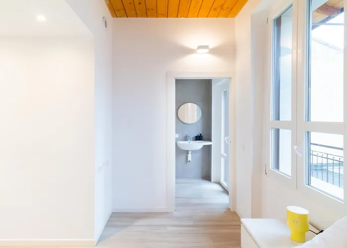 Milano East Apartments, Italia